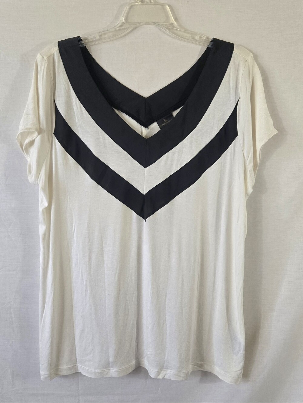 NWT Worthington Women's V-neck Short Sleeve Top Size XL *SMALL FLAW*